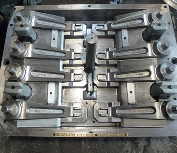 Integral pattern and match plate